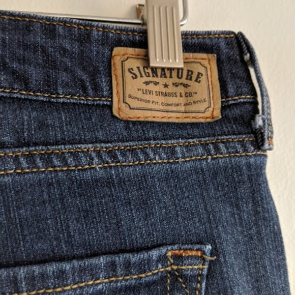 Levi's Signature Low Rise Bootcut Jeans Sz 8 Short - Picture 2 of 9